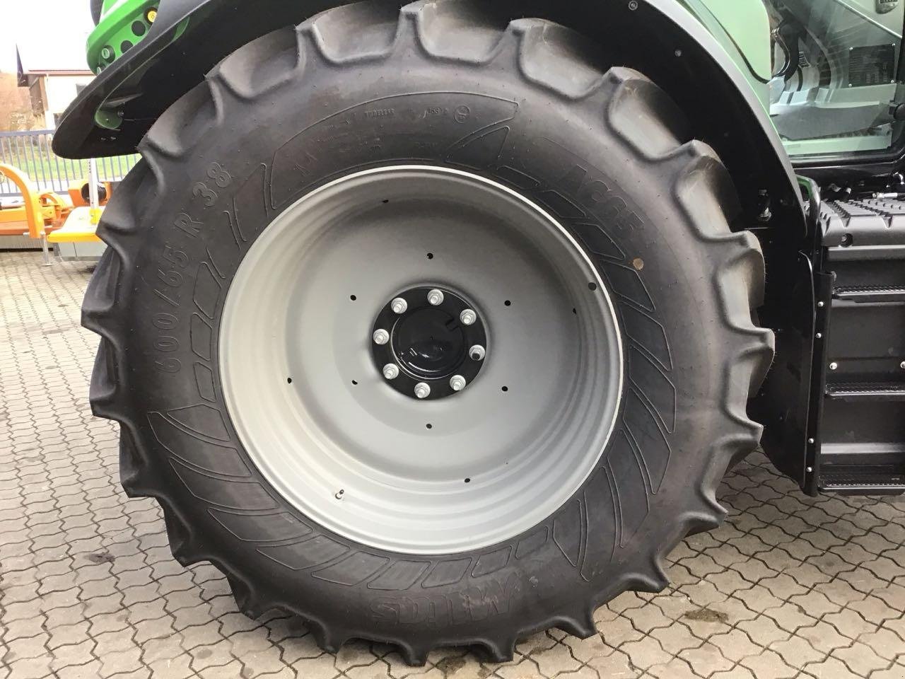 Traktor des Typs Deutz-Fahr 6140.4 TTV, Neumaschine in Burgbernheim (Bild 12)