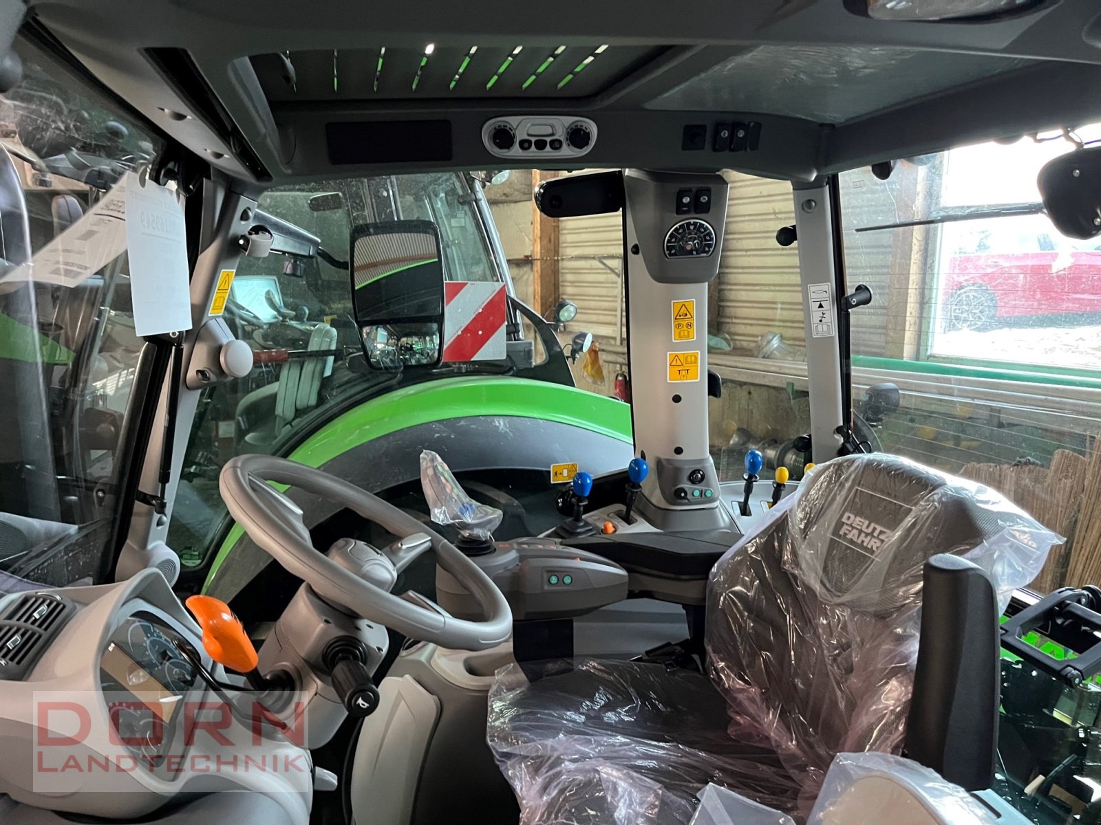 Traktor des Typs Deutz-Fahr 6145.4 RC  AKTION 0 % Finanzierung, Neumaschine in Bruckberg (Bild 4)