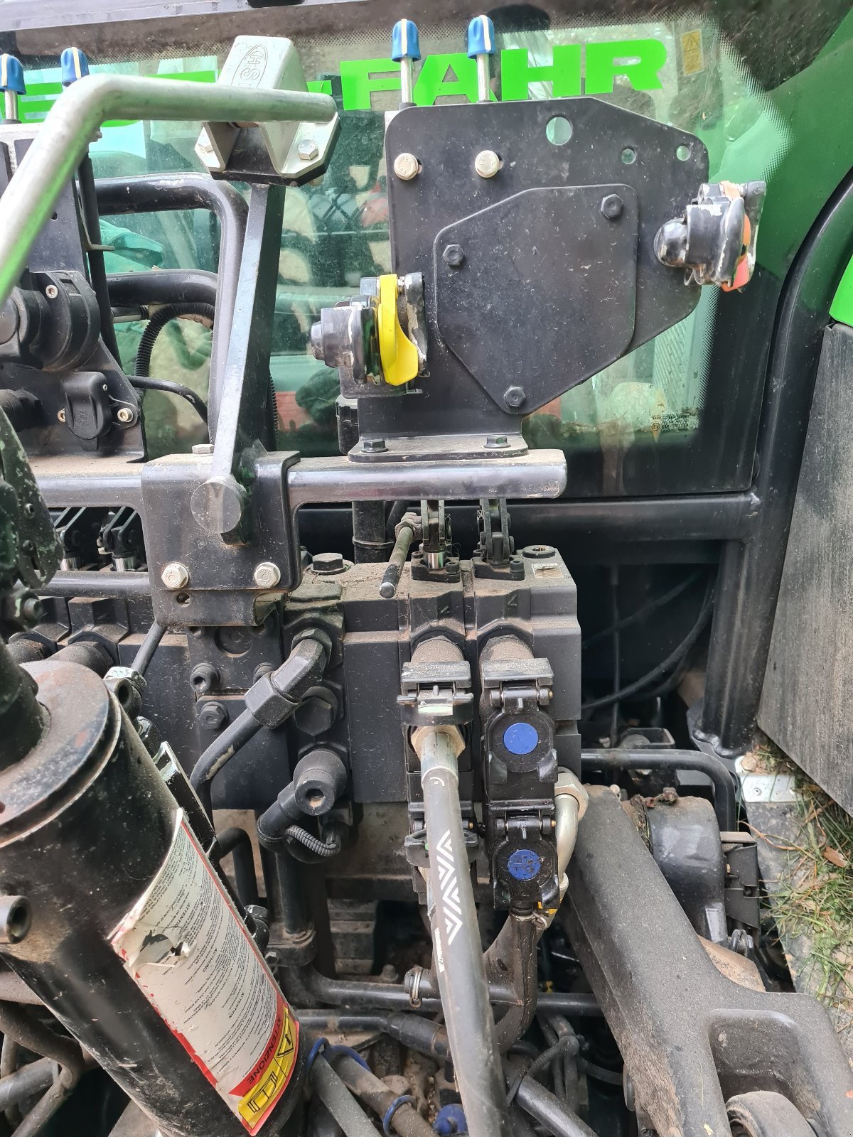 Traktor του τύπου Deutz-Fahr 6145.4, Gebrauchtmaschine σε Dürrlauingen  (Φωτογραφία 20)