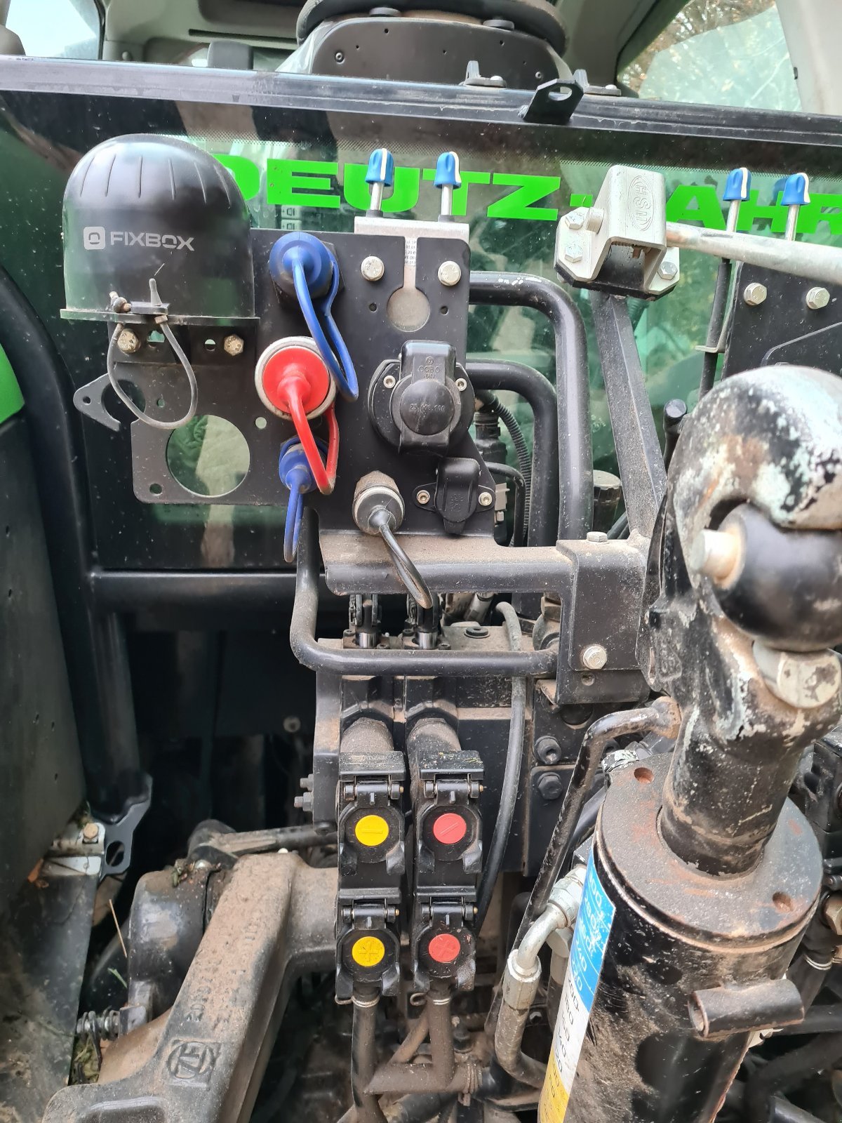 Traktor van het type Deutz-Fahr 6145.4, Gebrauchtmaschine in Dürrlauingen  (Foto 5)