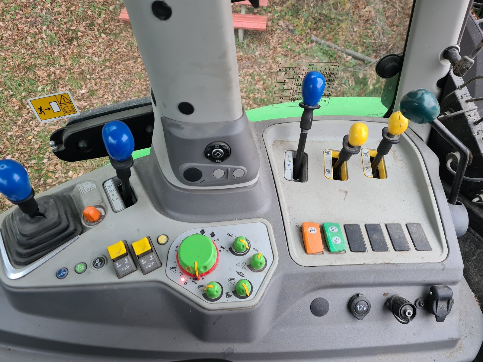 Traktor van het type Deutz-Fahr 6145.4, Gebrauchtmaschine in Dürrlauingen  (Foto 17)