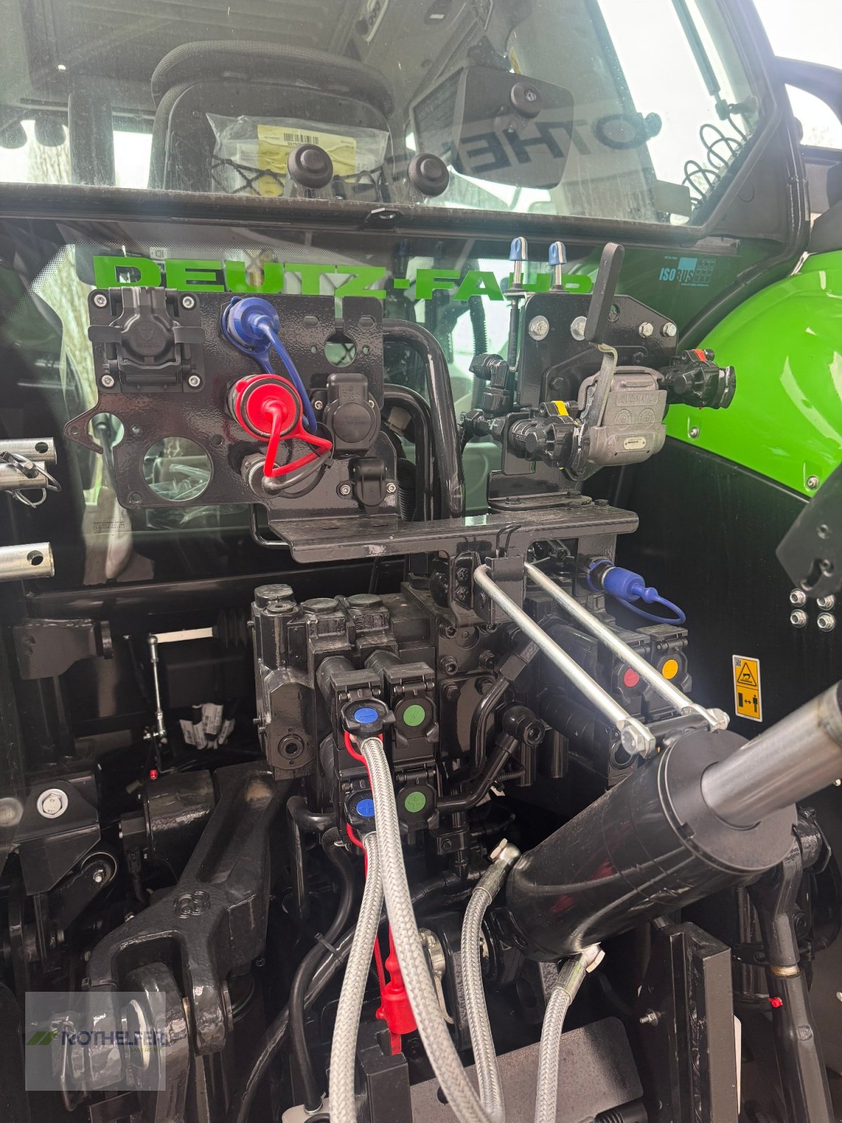 Traktor van het type Deutz-Fahr 6150.4 RVShift *Marketingmaschine*, Neumaschine in Pforzen (Foto 7)