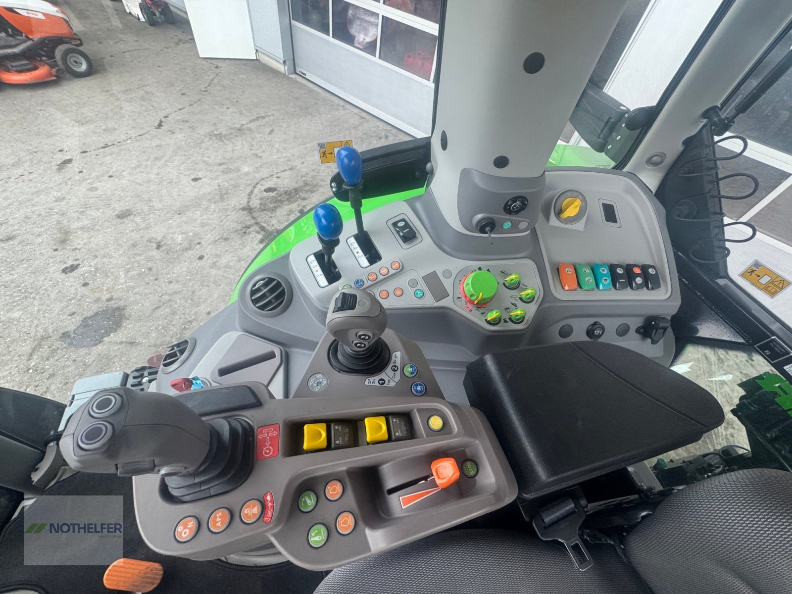 Traktor van het type Deutz-Fahr 6150.4 RVShift *Marketingmaschine*, Neumaschine in Pforzen (Foto 12)