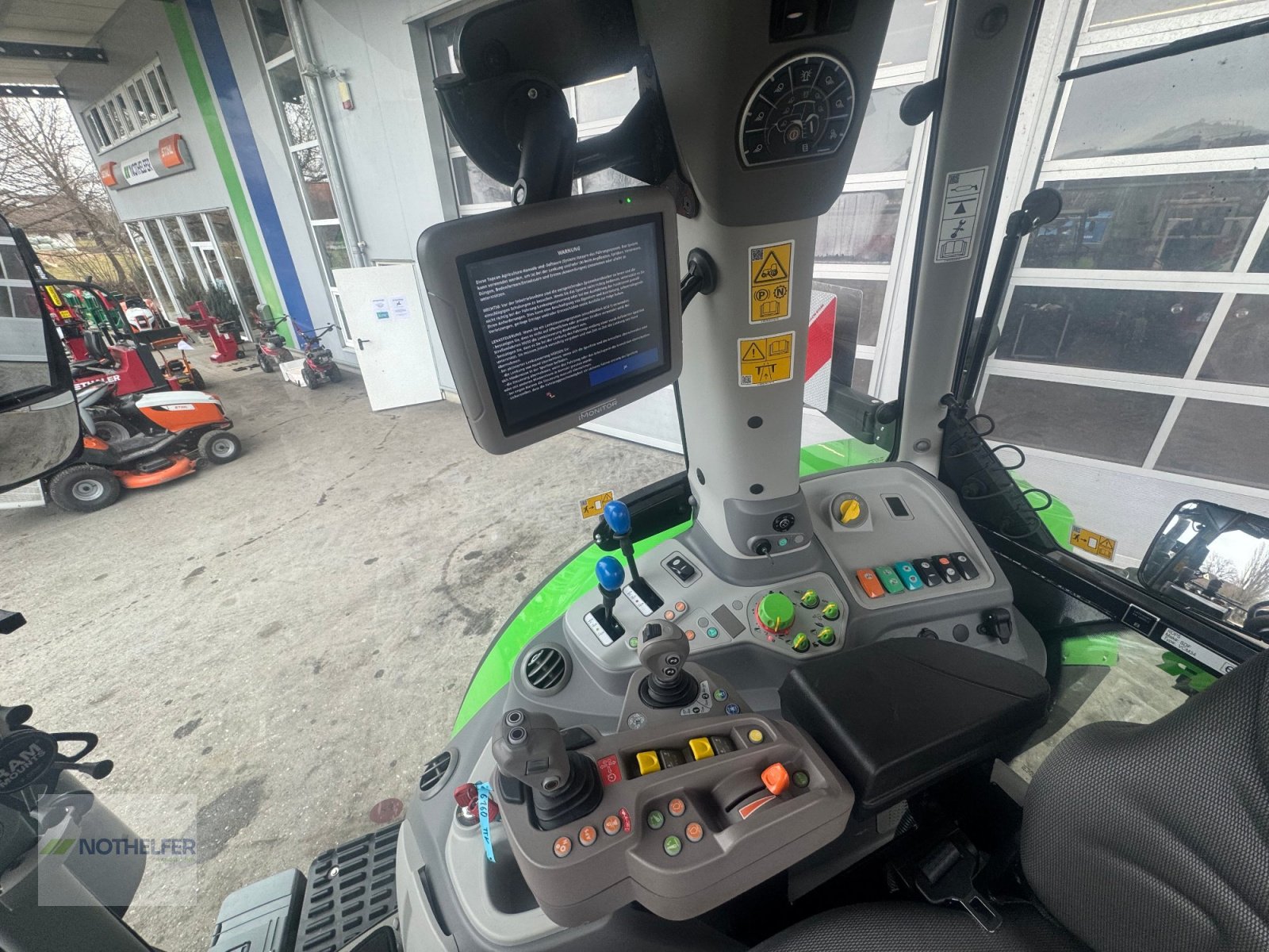 Traktor van het type Deutz-Fahr 6150.4 RVShift *Marketingmaschine*, Neumaschine in Pforzen (Foto 14)