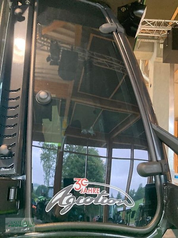 Traktor des Typs Deutz-Fahr 6150.4 TTV 30 Jahre, Neumaschine in Schlettau (Bild 12)