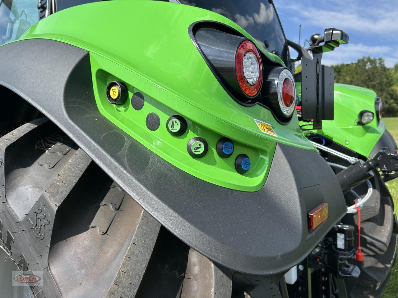 Traktor des Typs Deutz-Fahr 6150.4 TTV Jubiläumstraktor 30 Jahre Agrptron, Neumaschine in Trochtelfingen (Bild 7)