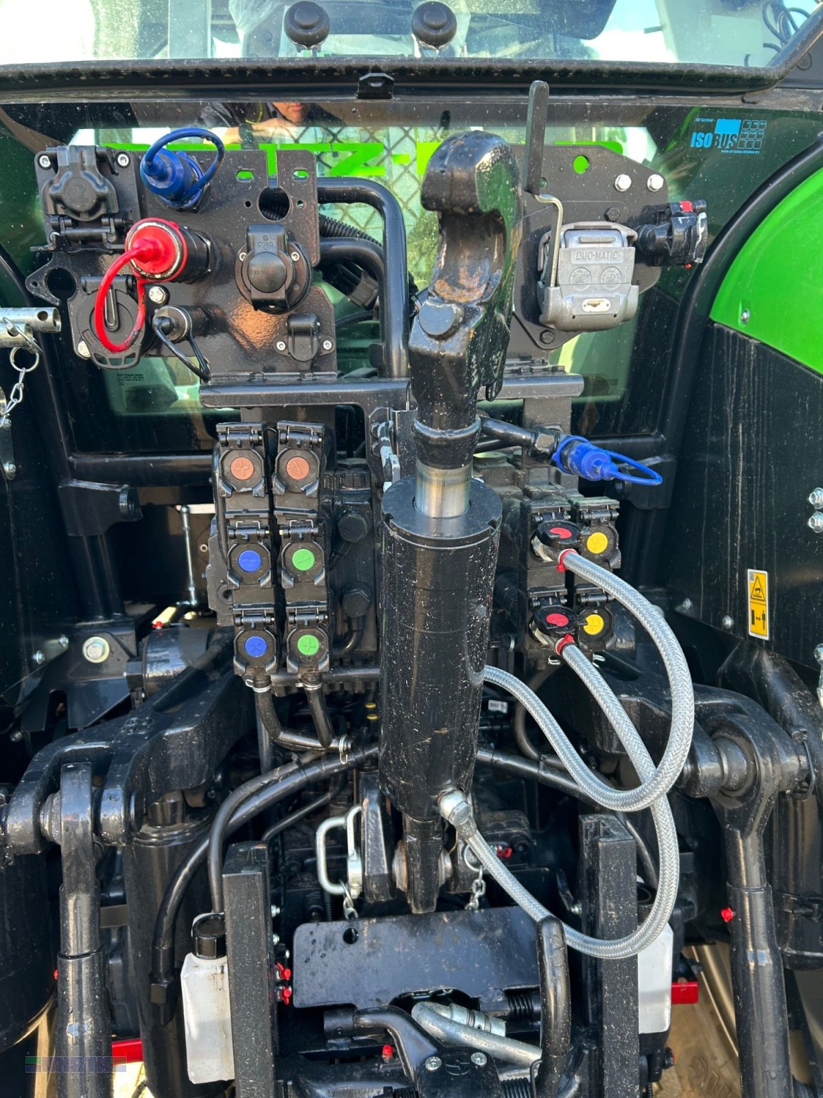 Traktor типа Deutz-Fahr 6150.4 TTV, stufenlos. jung gebraucht, mit Garantie, Preisgünstig, Gebrauchtmaschine в Buchdorf (Фотография 7)