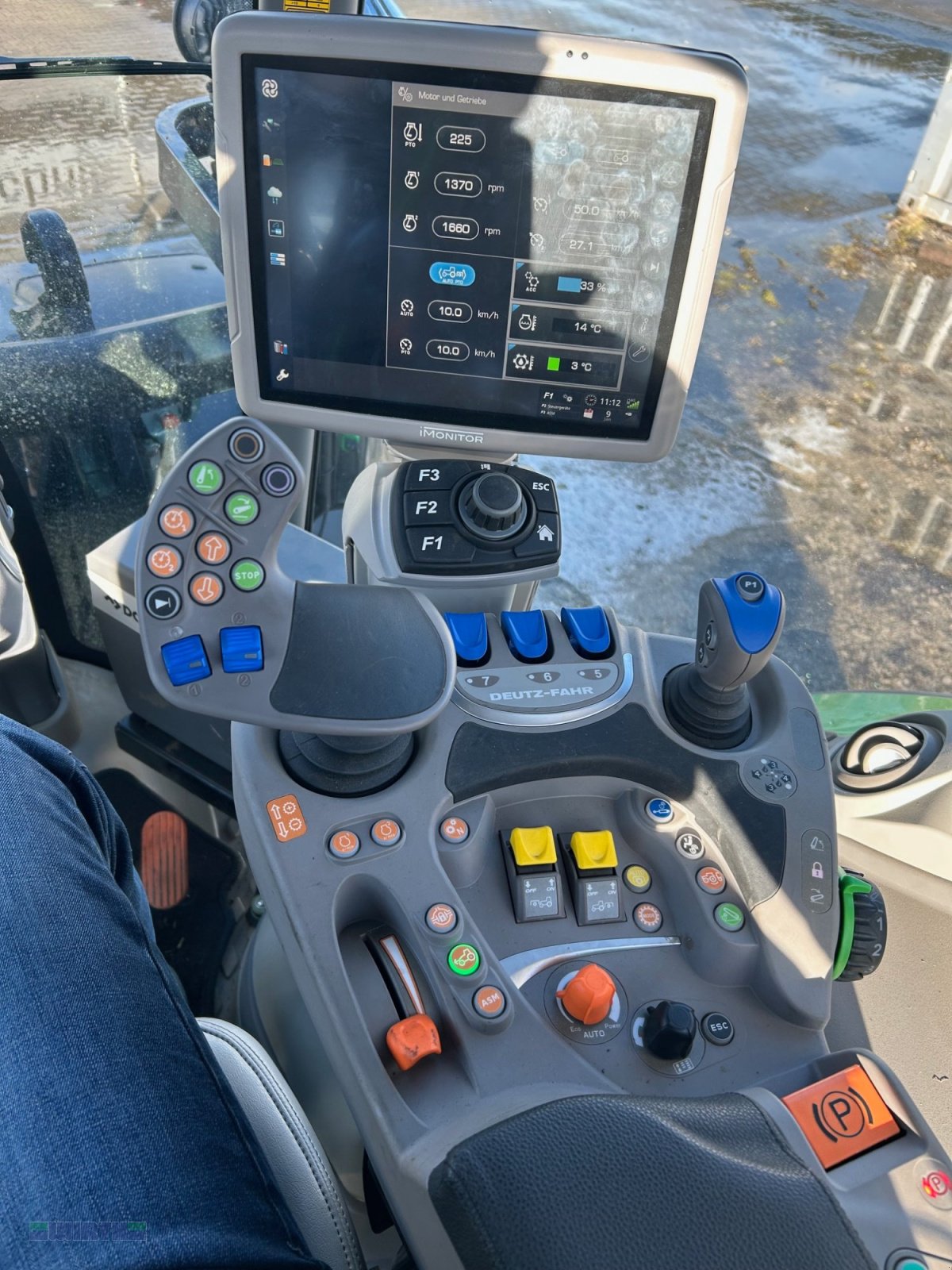 Traktor типа Deutz-Fahr 6150.4 TTV, stufenlos. jung gebraucht, mit Garantie, Preisgünstig, Gebrauchtmaschine в Buchdorf (Фотография 8)