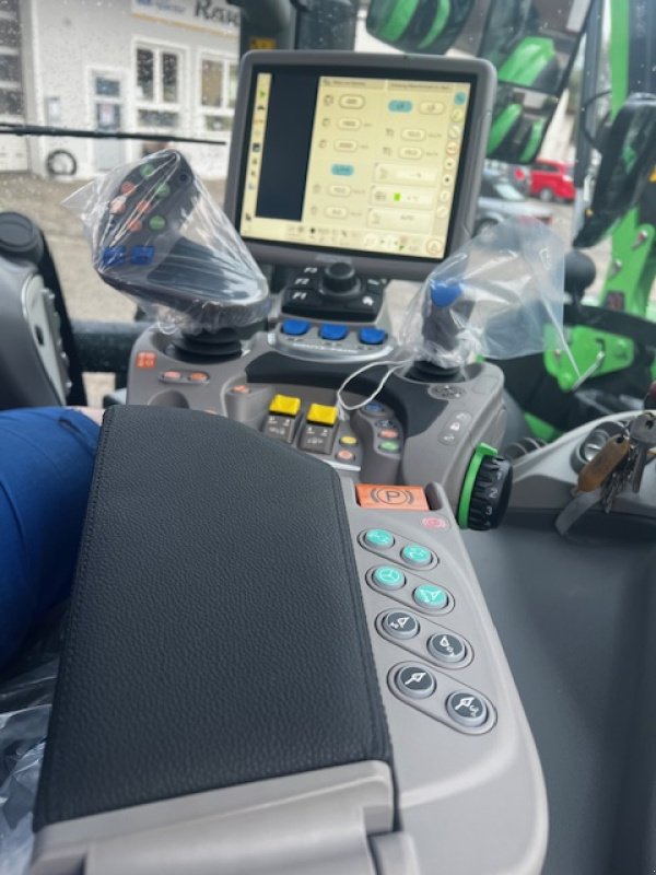 Traktor des Typs Deutz-Fahr 6150.4 TTV ***Vorführmaschine*** 0% Finanzierung, Neumaschine in Offenhausen (Bild 3)