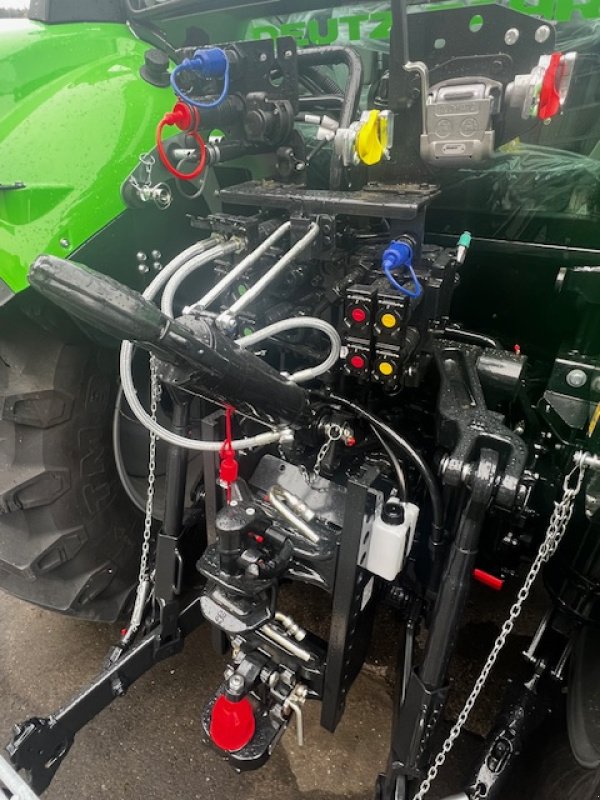 Traktor des Typs Deutz-Fahr 6150.4 TTV ***Vorführmaschine*** 0% Finanzierung, Neumaschine in Offenhausen (Bild 8)