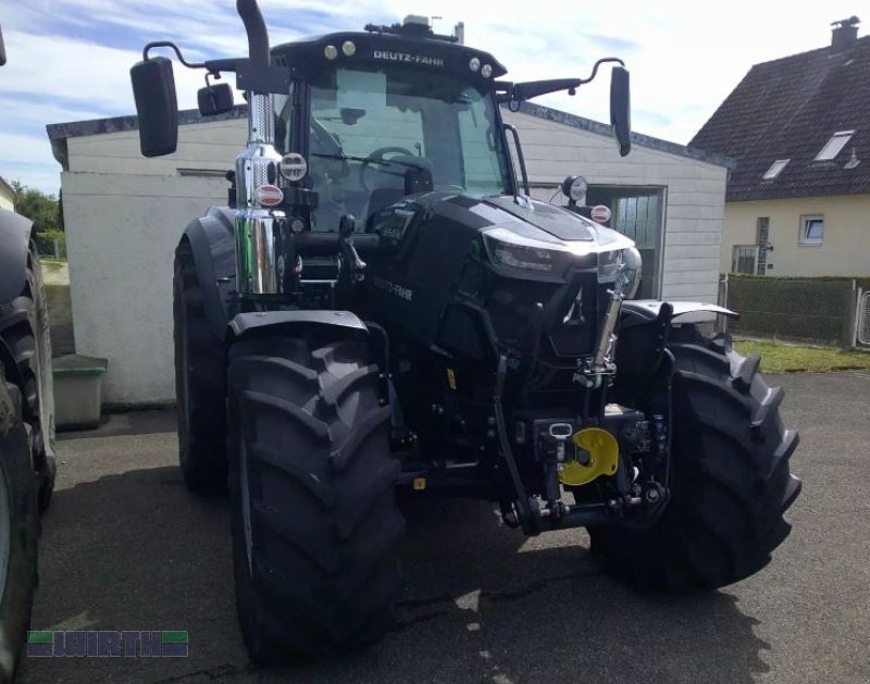 Traktor des Typs Deutz-Fahr 6150.4 TTV WARRIOR "Vorführschlapper" Black Deal Nachlass 5000 € im Nov., Neumaschine in Buchdorf (Bild 2)