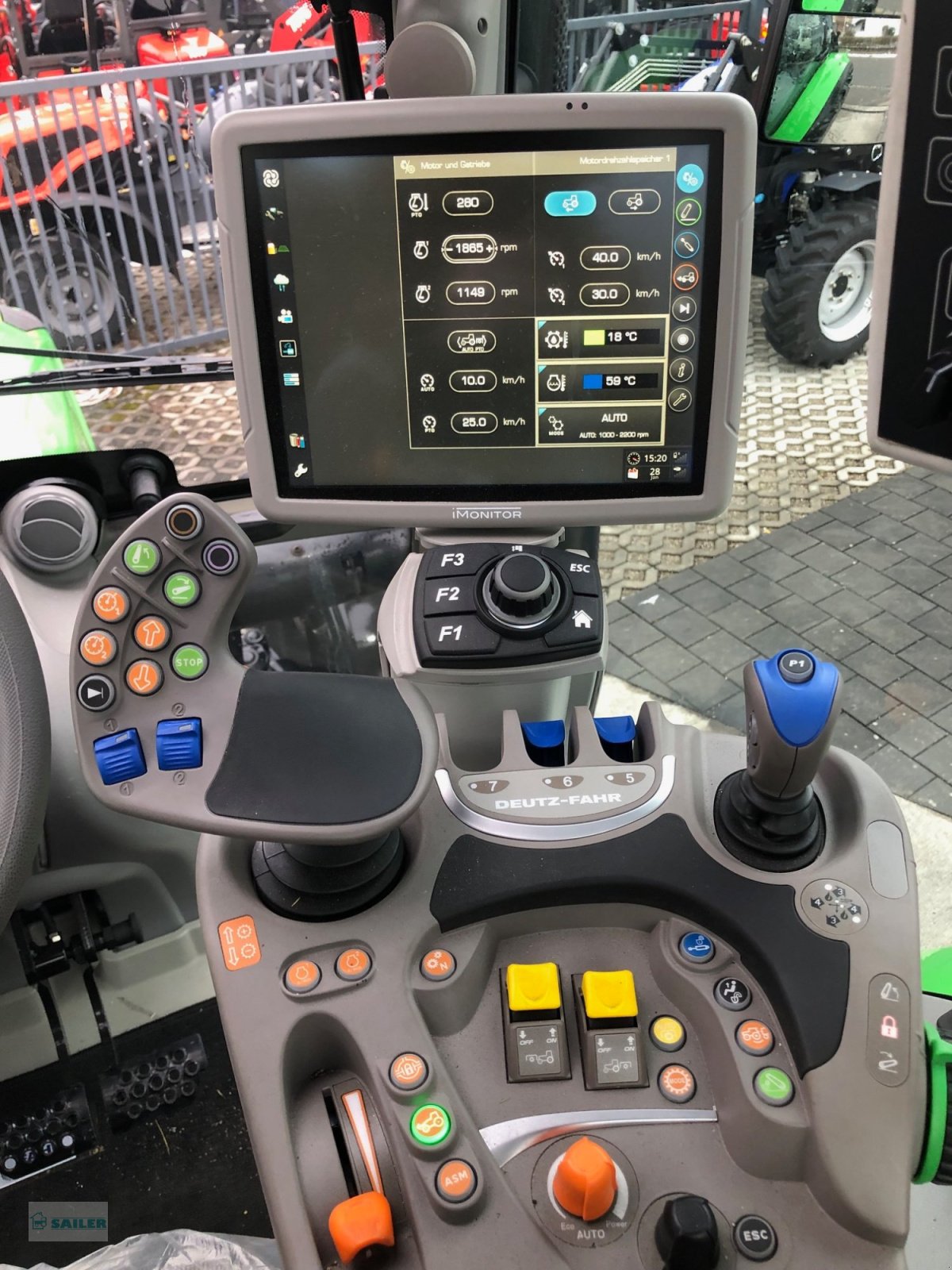 Traktor van het type Deutz-Fahr 6150.4 TTV, Gebrauchtmaschine in Landsberg (Foto 8)