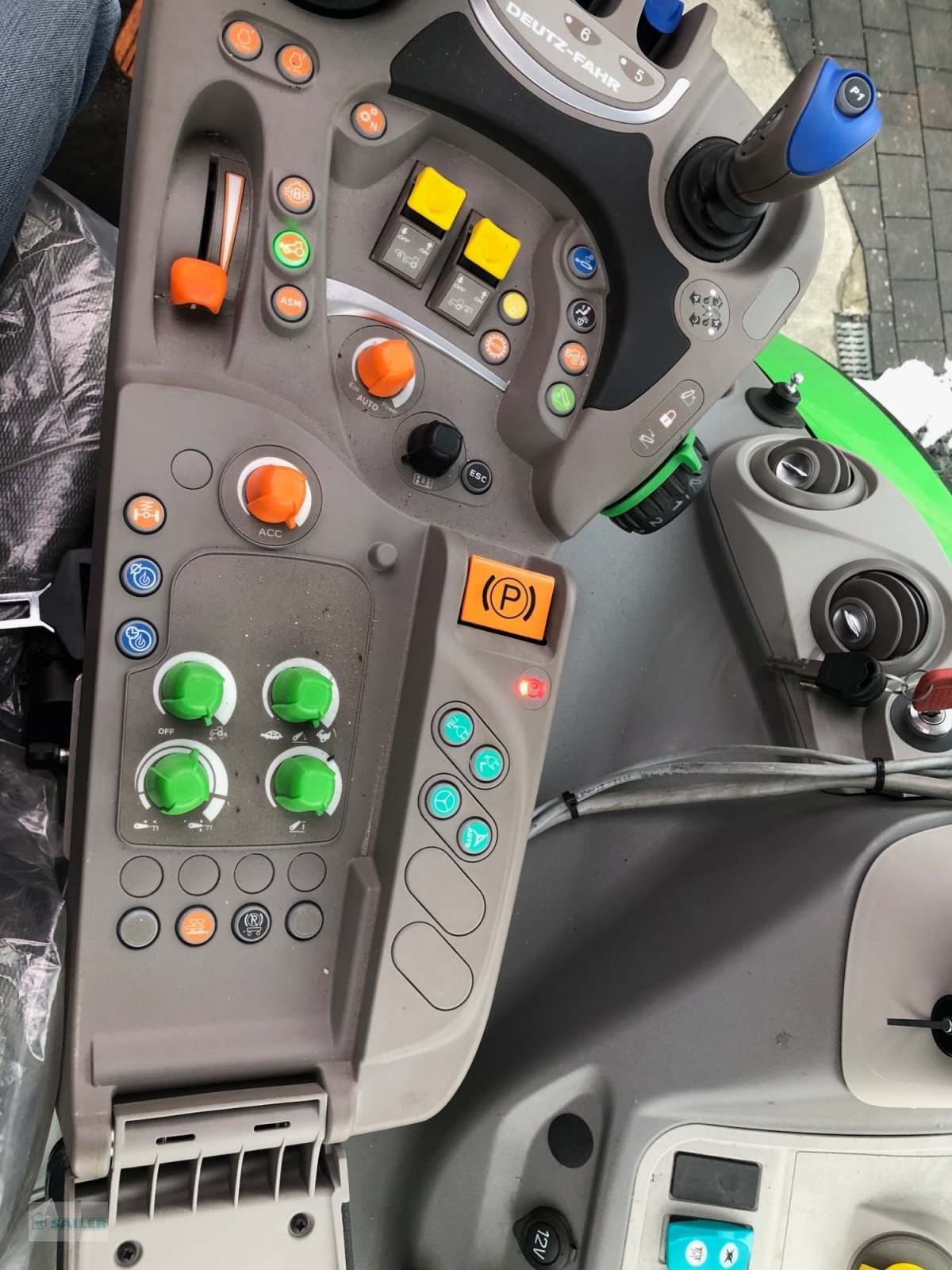 Traktor van het type Deutz-Fahr 6150.4 TTV, Gebrauchtmaschine in Landsberg (Foto 9)