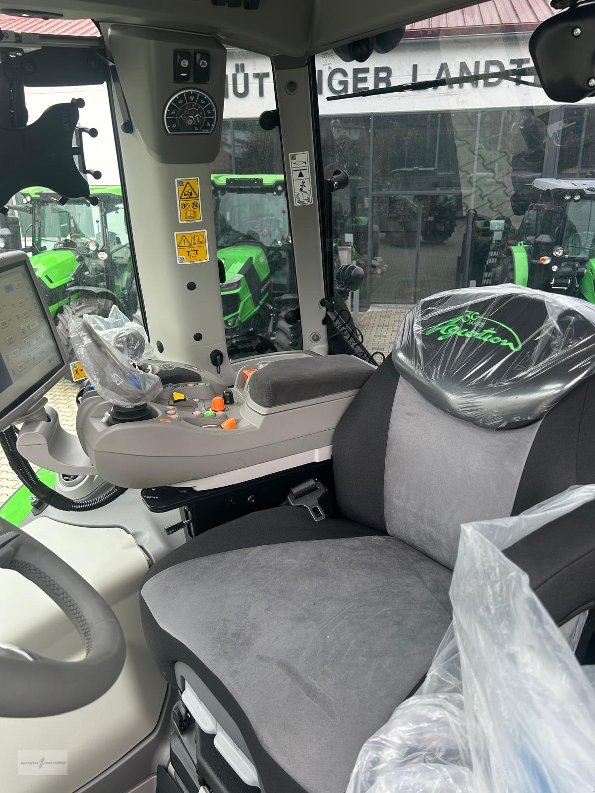 Traktor Türe ait Deutz-Fahr 6150.4 TTV, Neumaschine içinde Treuchtlingen (resim 6)