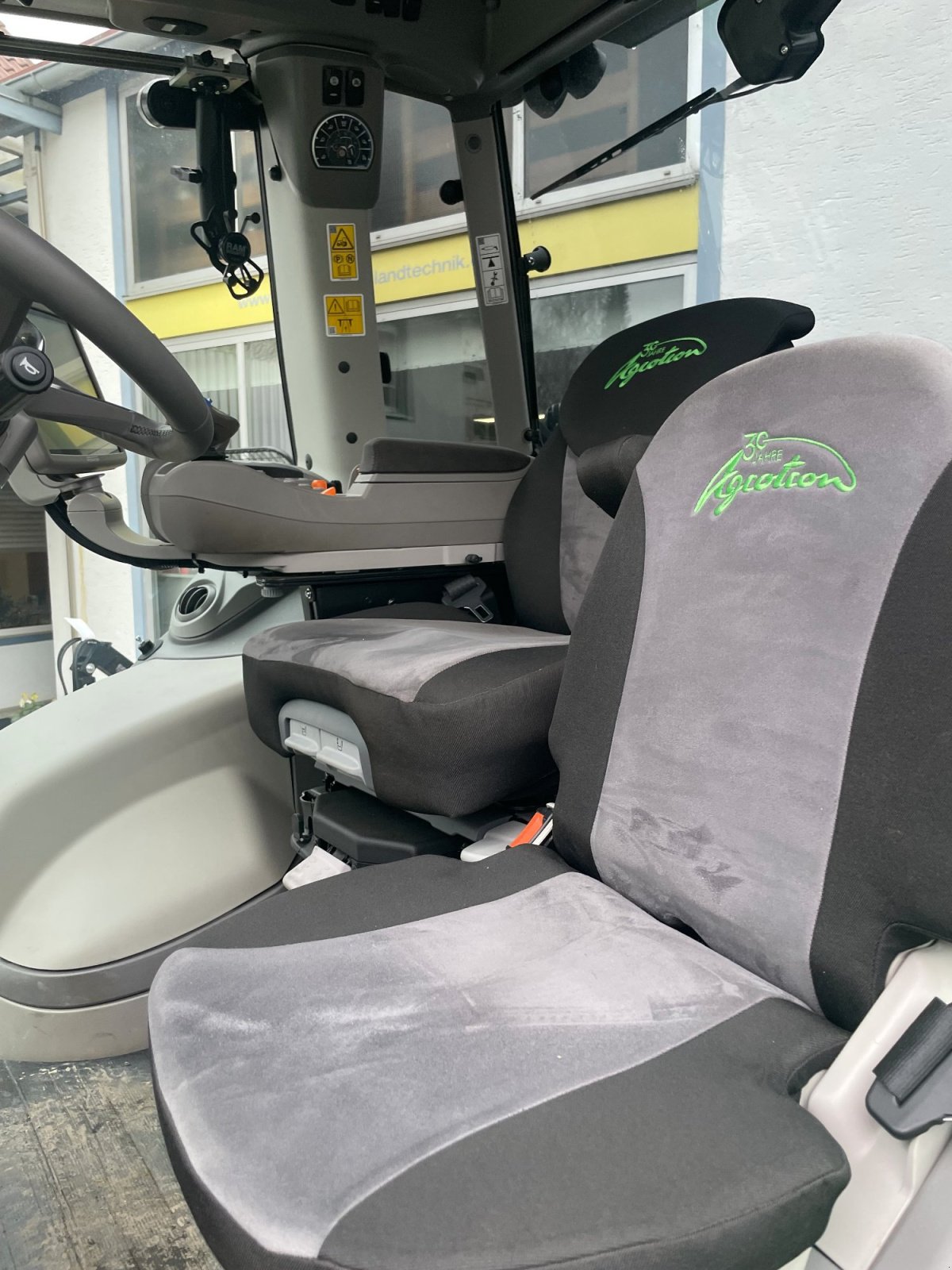 Traktor του τύπου Deutz-Fahr 6150.4 TTV, Gebrauchtmaschine σε Ochsenhausen (Φωτογραφία 7)