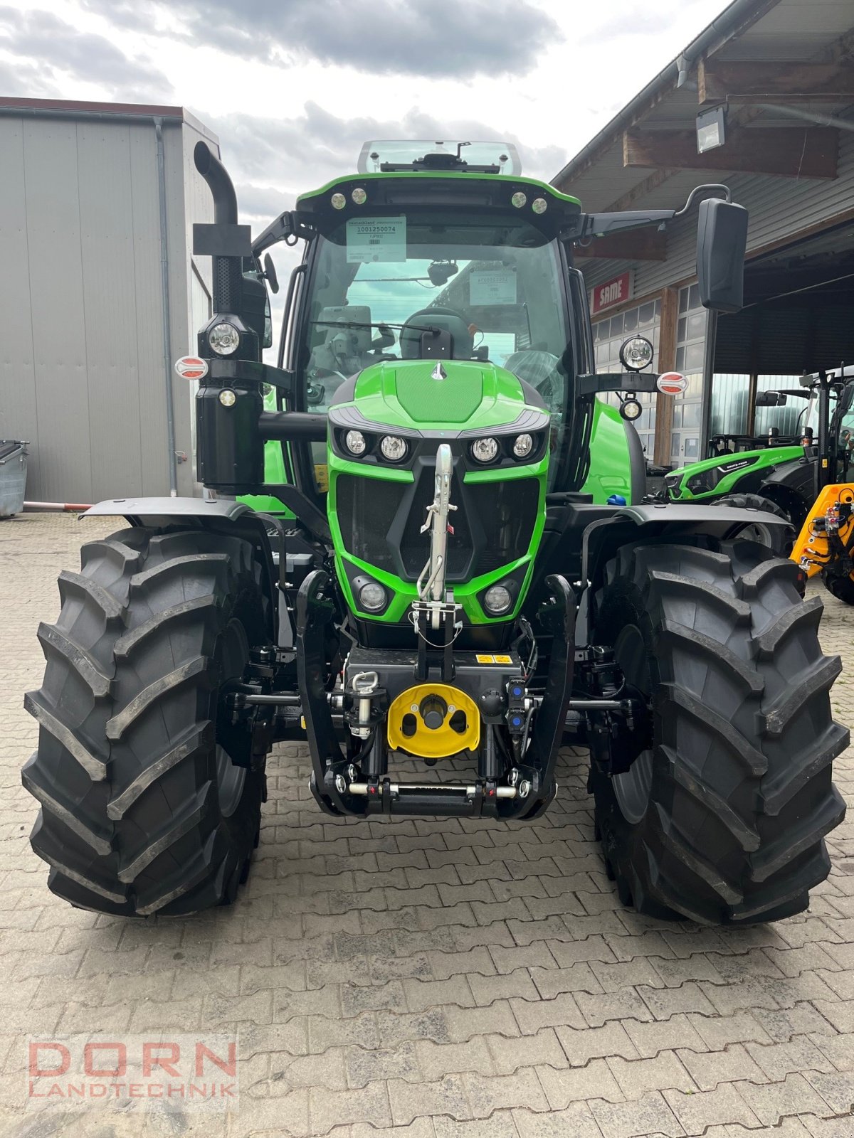 Traktor des Typs Deutz-Fahr 6150.4 TTV, Neumaschine in Bruckberg (Bild 4)