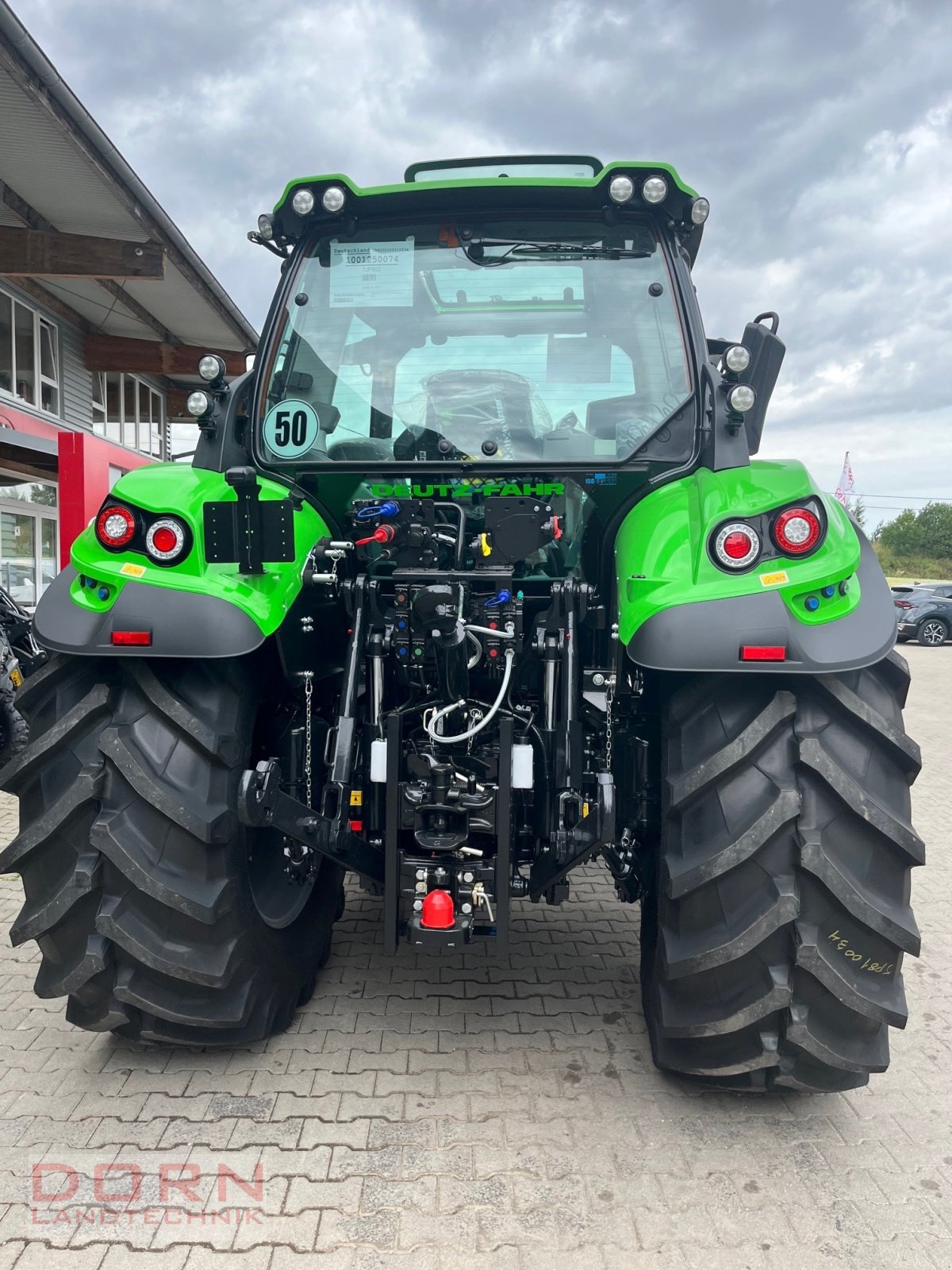 Traktor des Typs Deutz-Fahr 6150.4 TTV, Neumaschine in Bruckberg (Bild 5)