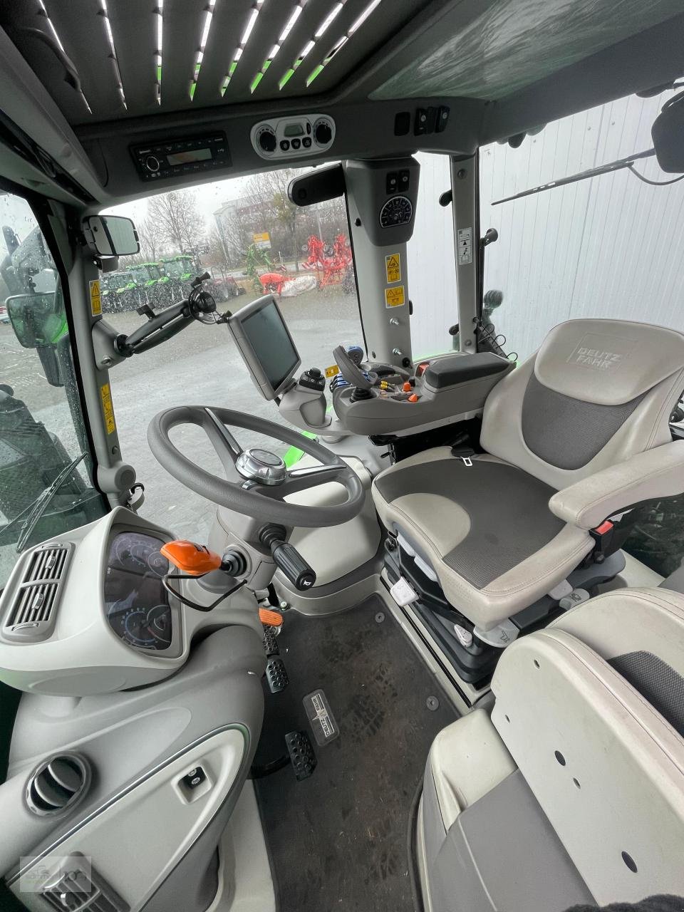 Traktor of the type Deutz-Fahr 6150.4 TTV, Neumaschine in Eslohe–Bremke (Picture 8)