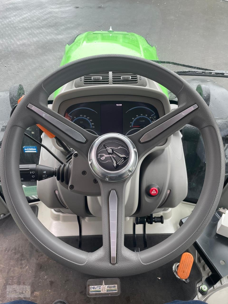 Traktor of the type Deutz-Fahr 6150.4 TTV, Neumaschine in Eslohe–Bremke (Picture 9)