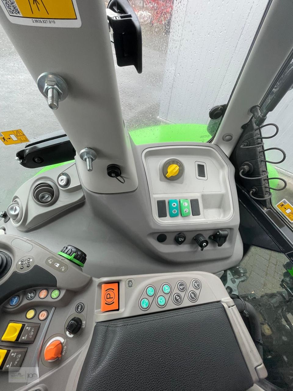 Traktor of the type Deutz-Fahr 6150.4 TTV, Neumaschine in Eslohe–Bremke (Picture 11)