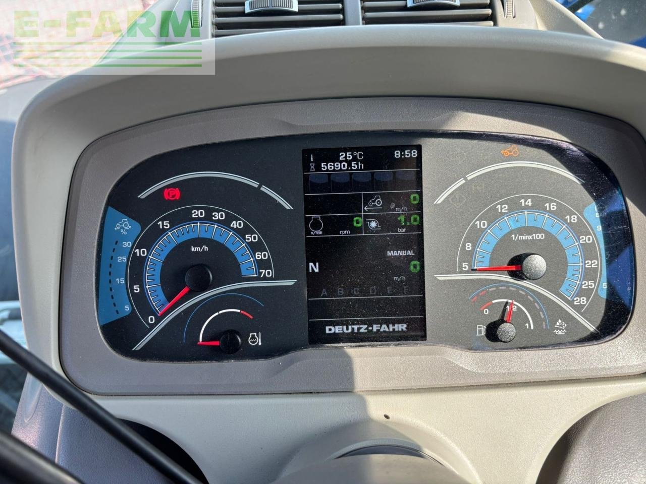 Traktor van het type Deutz-Fahr 6155 Agrotron, Gebrauchtmaschine in Hamburg (Foto 14)