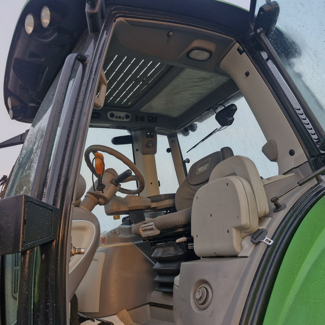Traktor типа Deutz-Fahr 6155.4 RC Shift, Gebrauchtmaschine в Daarle (Фотография 5)