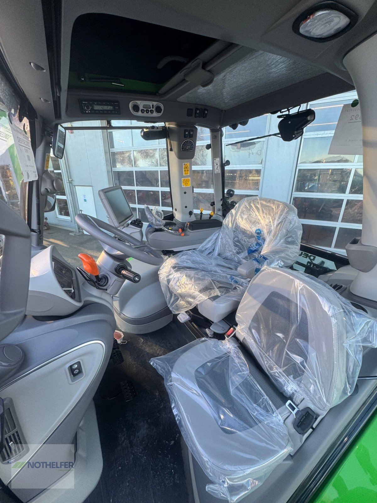 Traktor of the type Deutz-Fahr 6160 Agrotron TTV Warrior, Neumaschine in Pforzen (Picture 14)