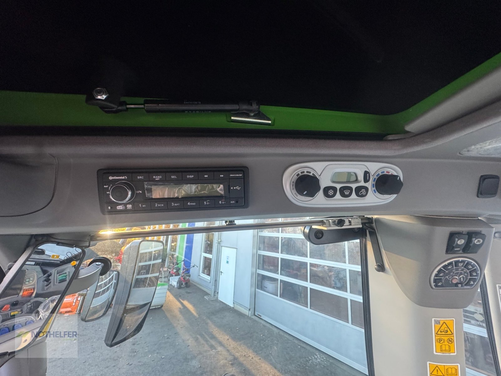 Traktor of the type Deutz-Fahr 6160 Agrotron TTV Warrior, Neumaschine in Pforzen (Picture 16)