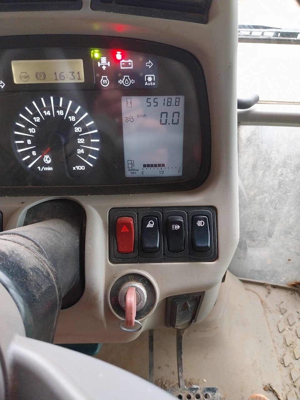 Traktor a típus Deutz-Fahr 6160 P AGROTRON, Gebrauchtmaschine ekkor: CREZANCY EN SANCERRE (Kép 11)