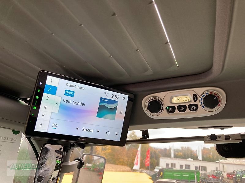 Traktor of the type Deutz-Fahr 6160 Power Shift 30 Jahre Agrotron, Neumaschine in Schlettau (Picture 12)