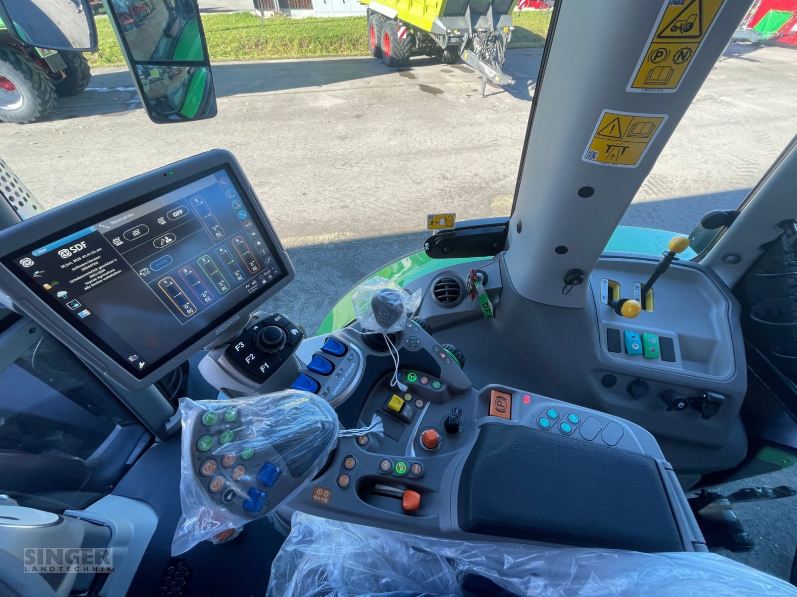 Traktor типа Deutz-Fahr 6160 TTV Agrotron Warrior, Neumaschine в Ebenhofen (Фотография 11)