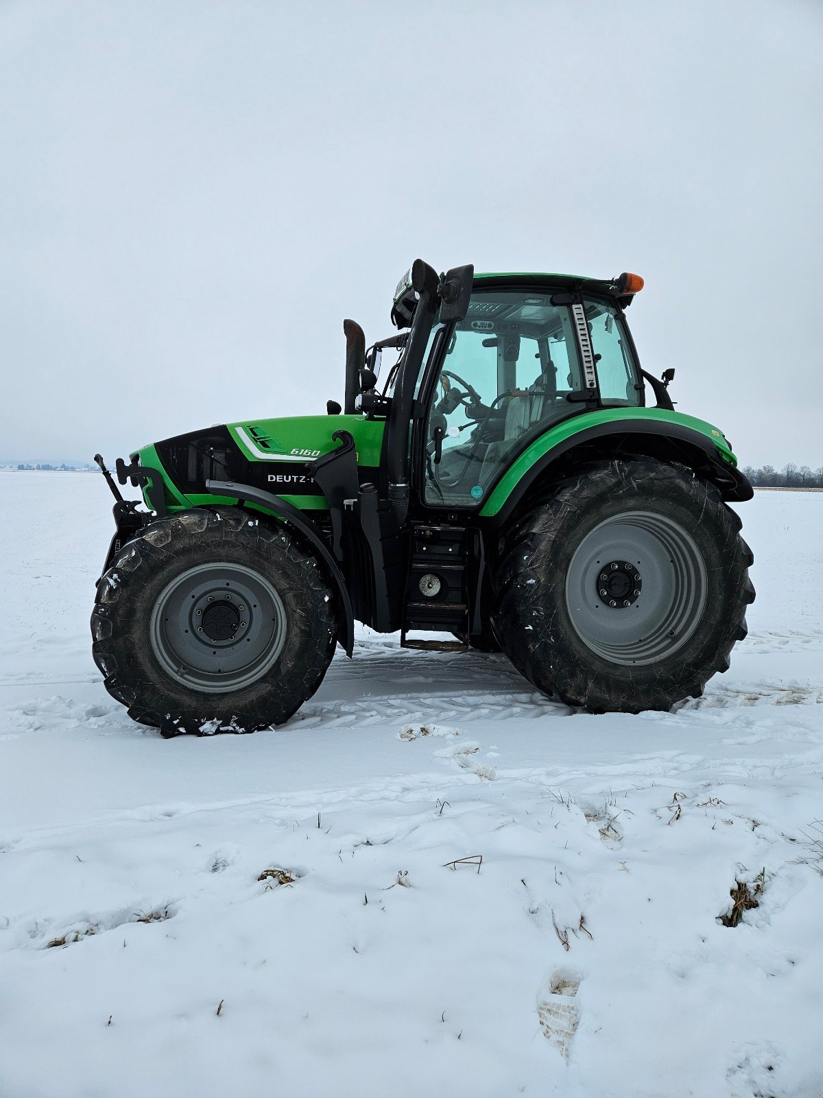 Traktor van het type Deutz-Fahr 6160 TTV + FZ 50 Stoll Frontlader, Gebrauchtmaschine in Erding / Eichenkofen (Foto 1)
