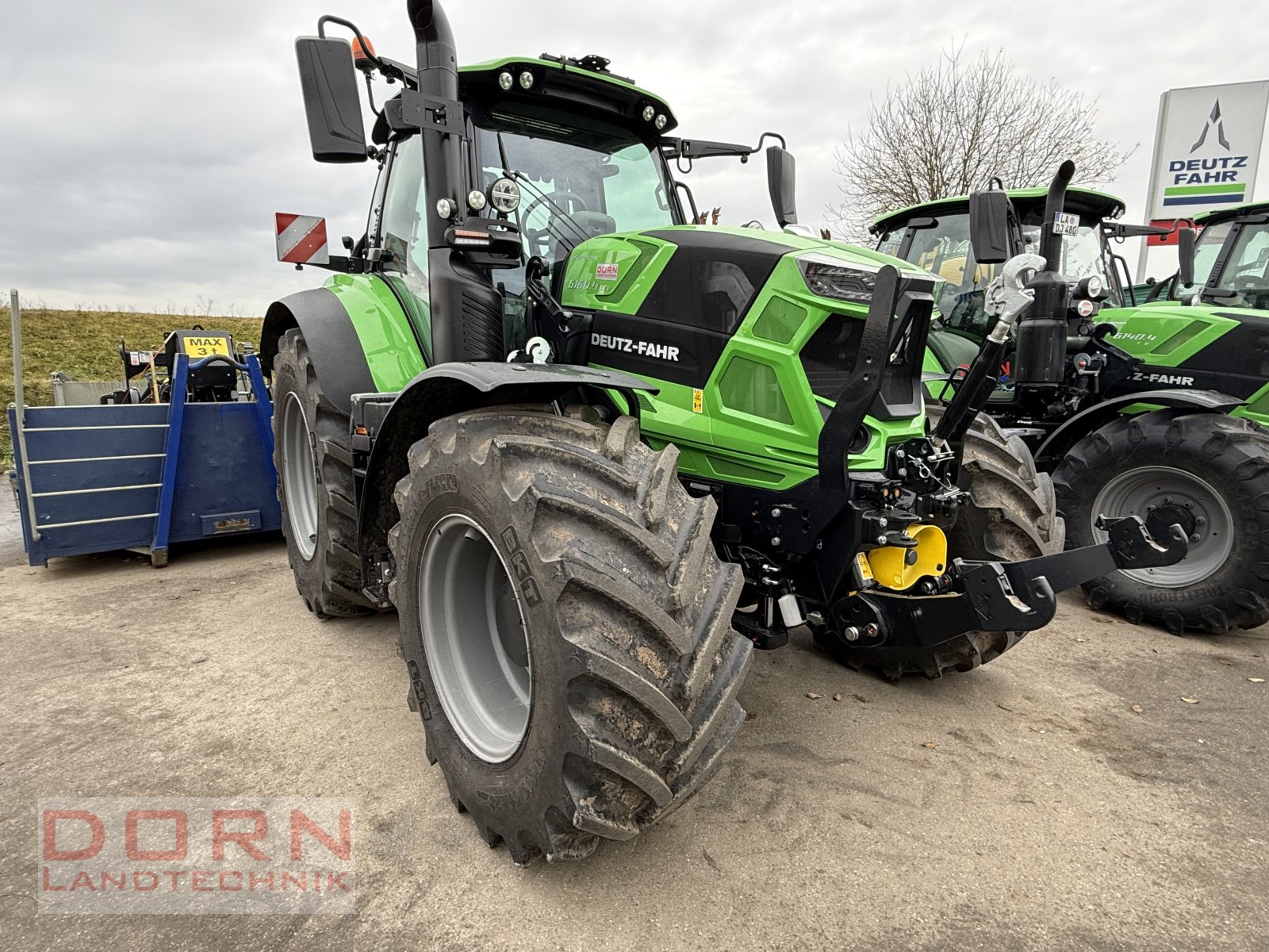 Traktor of the type Deutz-Fahr 6160.4 TTV, Neumaschine in Bruckberg (Picture 3)
