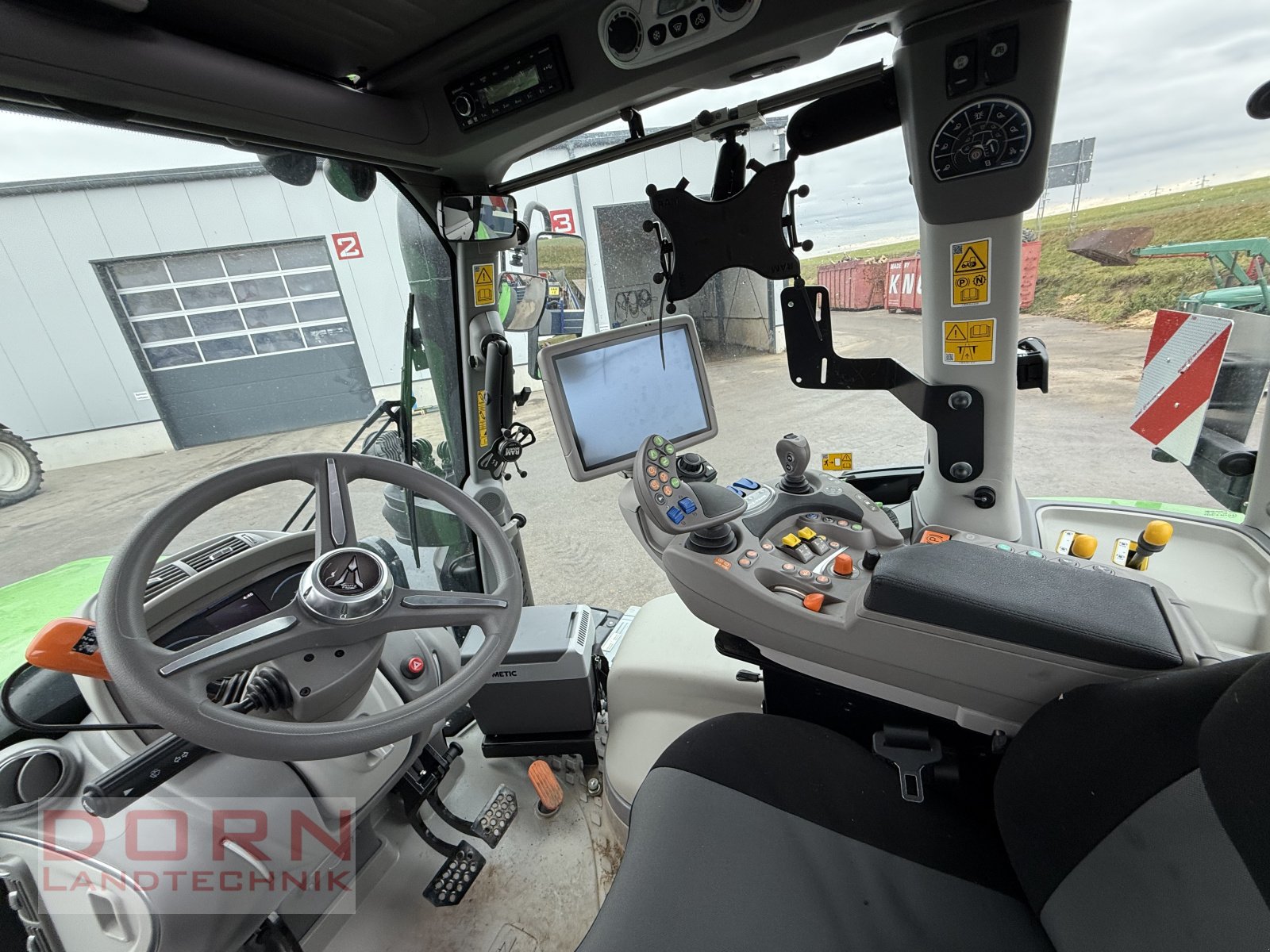 Traktor of the type Deutz-Fahr 6160.4 TTV, Neumaschine in Bruckberg (Picture 7)