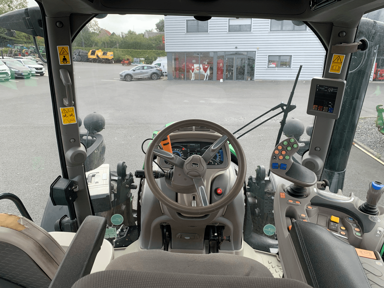 Traktor tip Deutz-Fahr 6165 AGROTRON, Gebrauchtmaschine in CINTHEAUX (Poză 7)