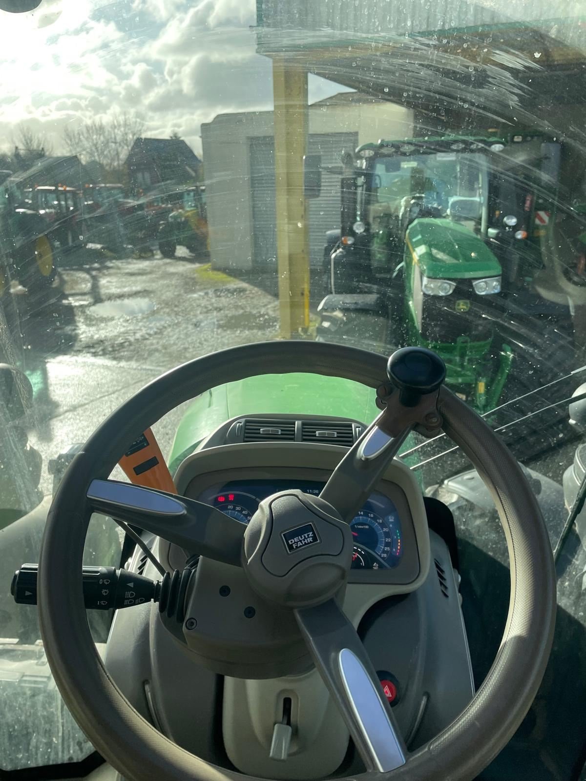 Traktor van het type Deutz-Fahr 6165 RC SHIFT, Gebrauchtmaschine in BOSC LE HARD (Foto 9)