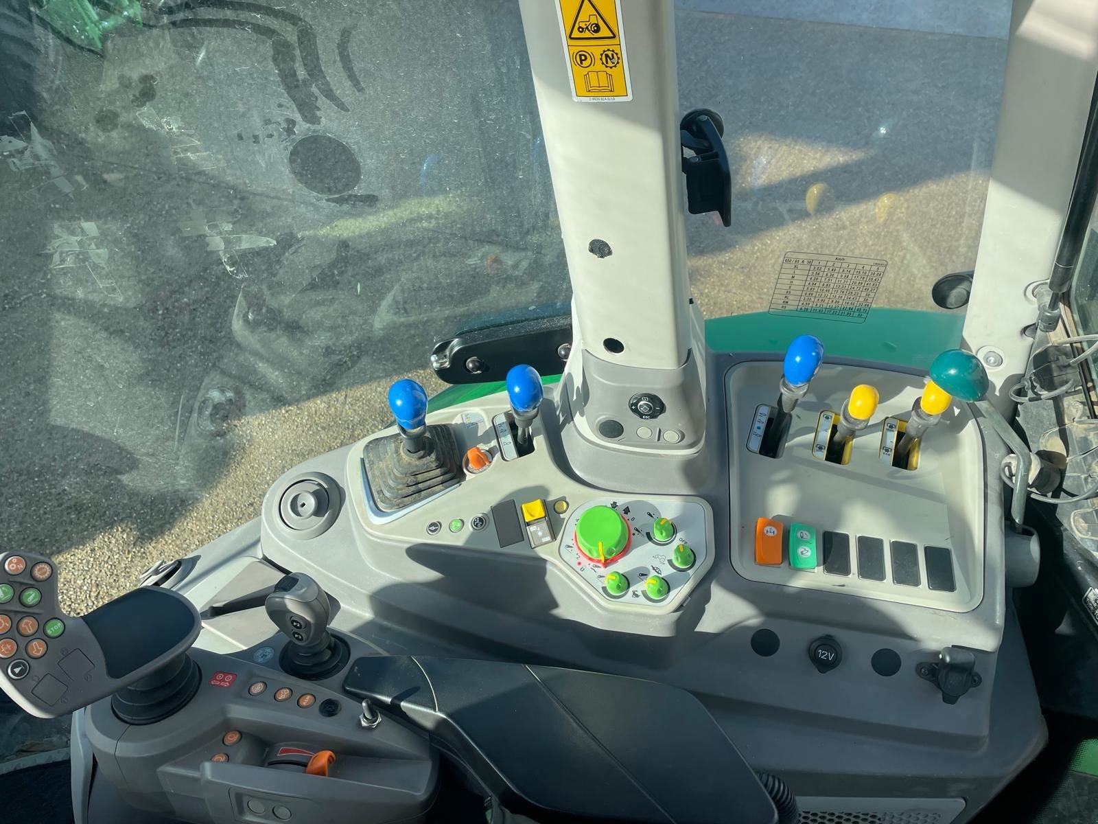 Traktor van het type Deutz-Fahr 6165 RC SHIFT, Gebrauchtmaschine in BOSC LE HARD (Foto 8)