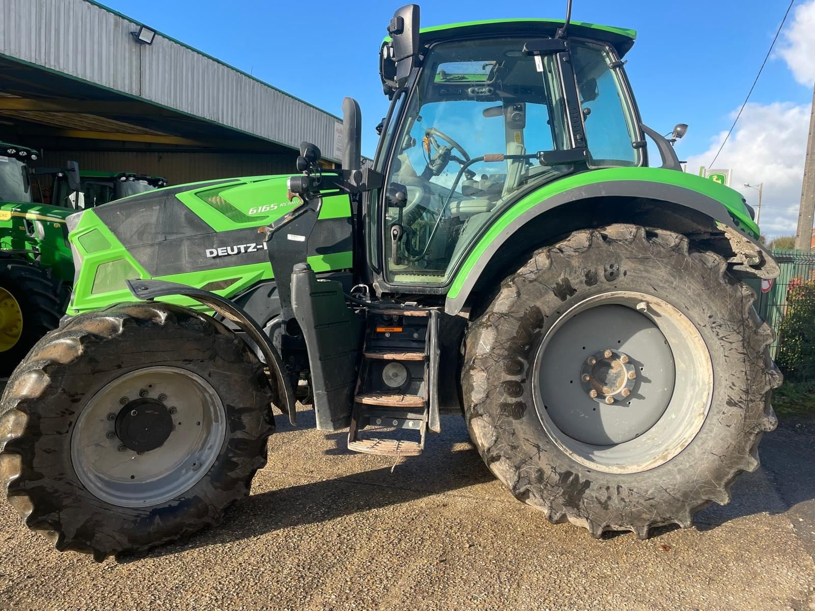 Traktor van het type Deutz-Fahr 6165 RC SHIFT, Gebrauchtmaschine in BOSC LE HARD (Foto 3)