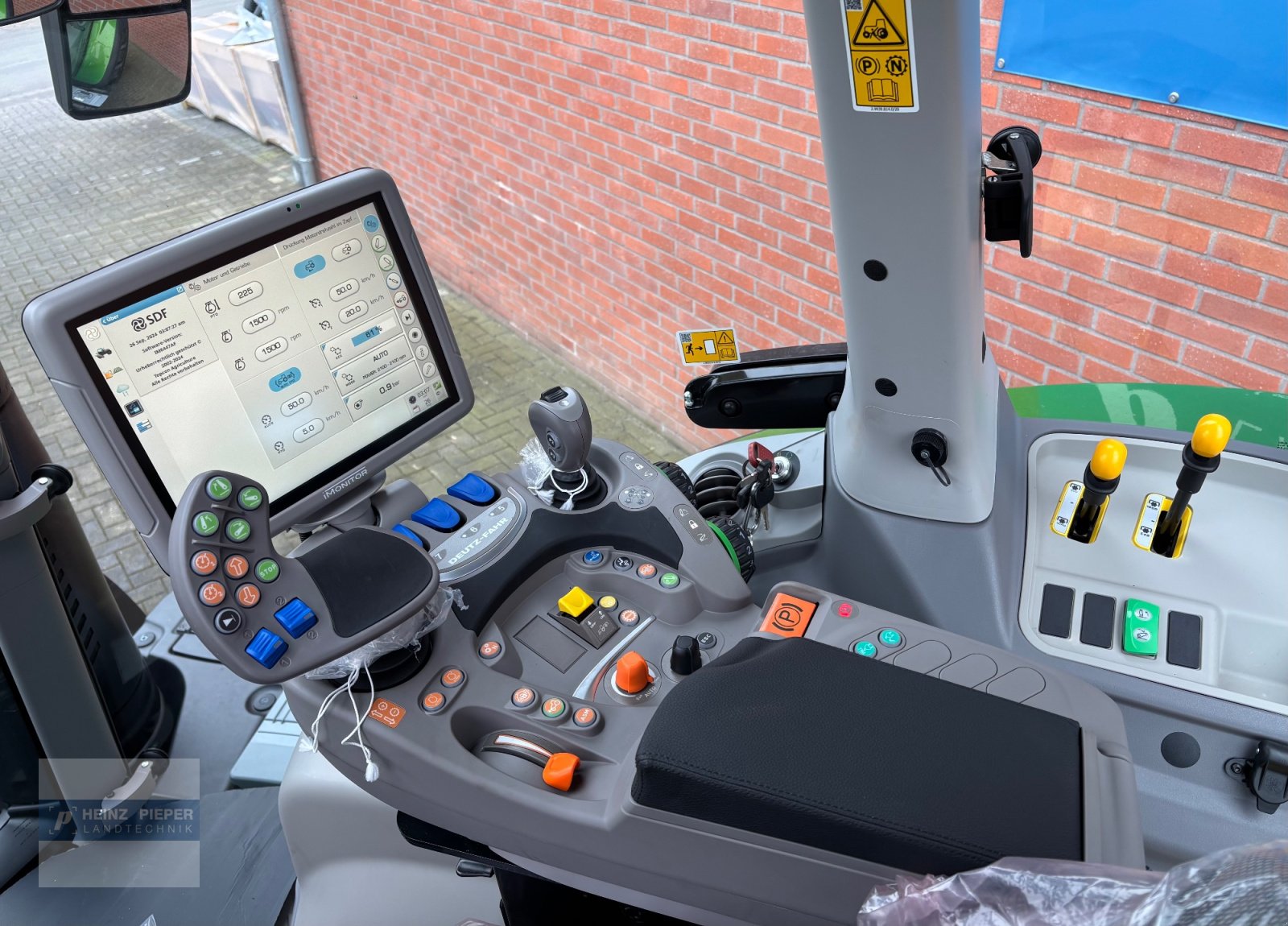 Traktor za tip Deutz-Fahr 6170 Agrotron TTV Warrior Java Grün, Neumaschine u Rees (Slika 11)