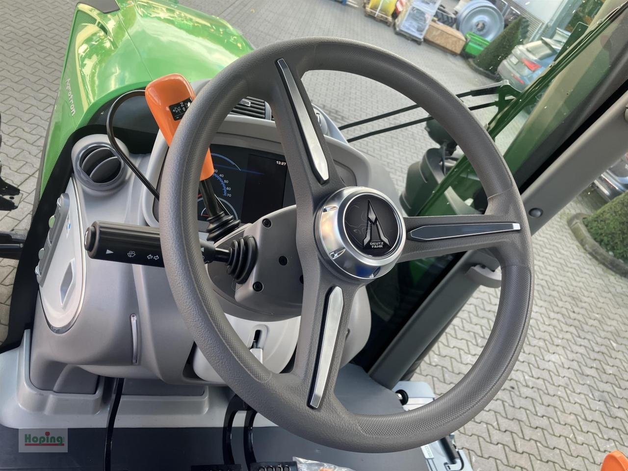 Traktor des Typs Deutz-Fahr 6170 Schalter, Neumaschine in Bakum (Bild 15)