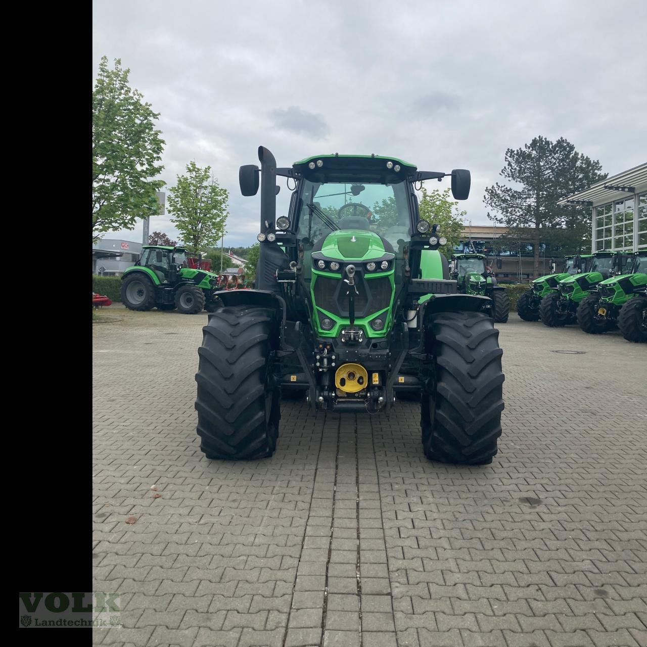 Traktor of the type Deutz-Fahr 6175.4 Agrotron TTV, Gebrauchtmaschine in Friedberg-Derching (Picture 2)