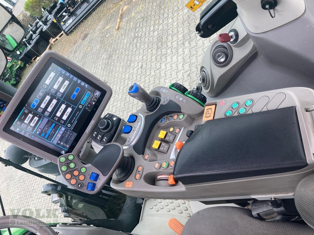 Traktor of the type Deutz-Fahr 6175.4 Agrotron TTV, Gebrauchtmaschine in Friedberg-Derching (Picture 9)