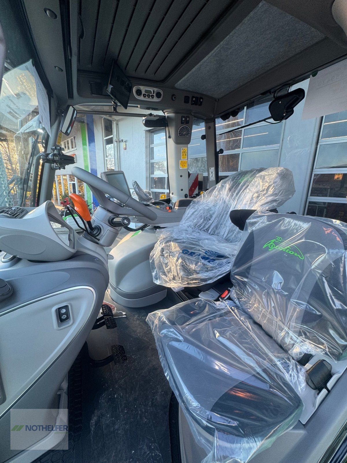 Traktor του τύπου Deutz-Fahr 6180 Agrotron TTV *Sondermodell*, Neumaschine σε Pforzen (Φωτογραφία 17)