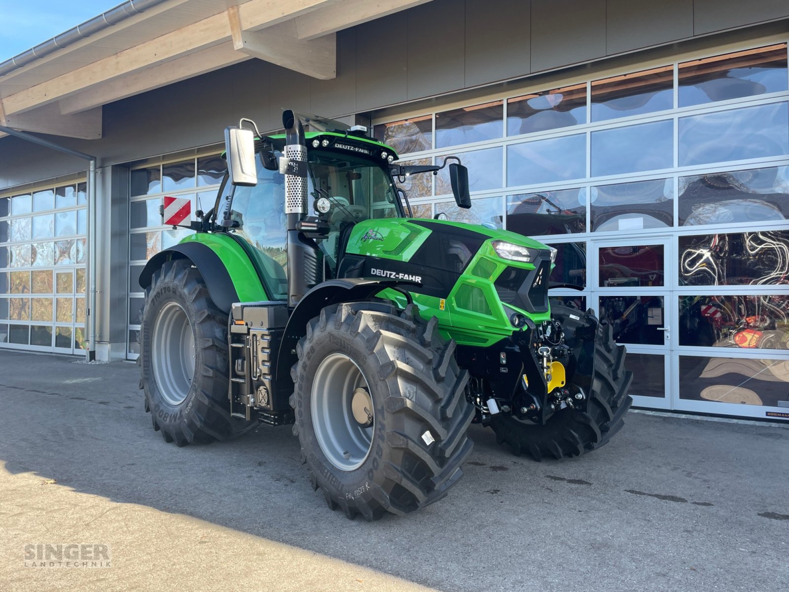 Traktor του τύπου Deutz-Fahr 6180 TTV 30 Jahre Agrotron, Neumaschine σε Ebenhofen (Φωτογραφία 1)