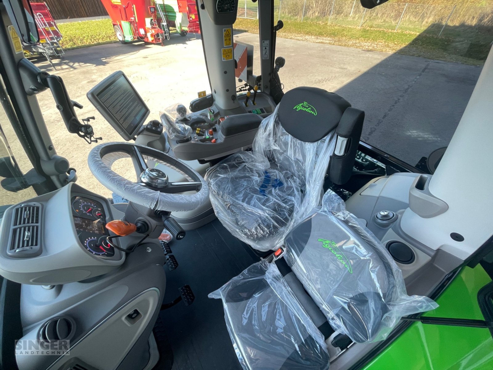 Traktor του τύπου Deutz-Fahr 6180 TTV 30 Jahre Agrotron, Neumaschine σε Ebenhofen (Φωτογραφία 9)