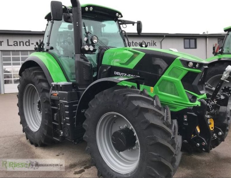 Traktor типа Deutz-Fahr 6180 TTV, TOP Komfortausstattung mit 186 Std. und auch mit 350 Std. sofort lieferbar, Gebrauchtmaschine в Nördlingen (Фотография 1)