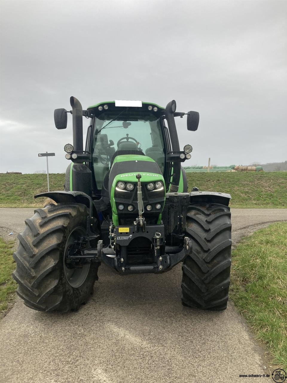 Traktor типа Deutz-Fahr 6180 TTV, Gebrauchtmaschine в Aspach (Фотография 5)