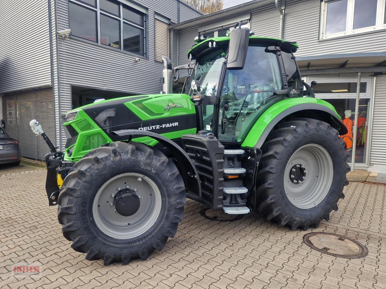 Traktor of the type Deutz-Fahr 6180 TTV, Neumaschine in Zell a. H. (Picture 2)
