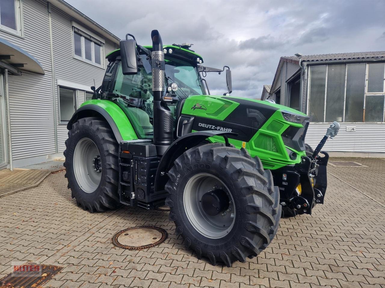 Traktor of the type Deutz-Fahr 6180 TTV, Neumaschine in Zell a. H. (Picture 5)
