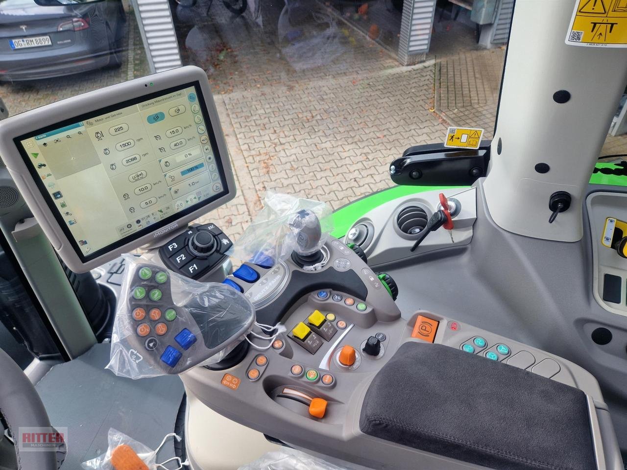 Traktor of the type Deutz-Fahr 6180 TTV, Neumaschine in Zell a. H. (Picture 12)